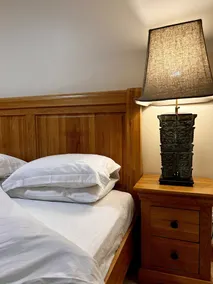 Semi Detached Cottage Sleeps up to 4 guests in 2 bedrooms - Image 2