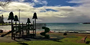 Beachside Getaway - 150 metres to beach - Image 2