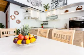 Book your home away from home - Image 4