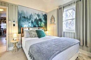 Chic Poconos Home: Fall Foliage Escape - Image 2