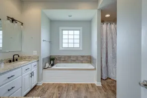 KING SIZE BED! Private Country Home - 3 Bed 2.5 Bath - Image 3