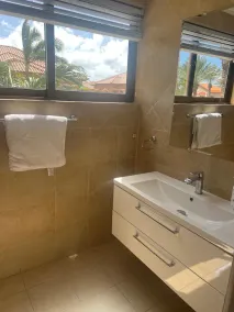 Beautiful 4 Bedroom House in Aruba - Image 4