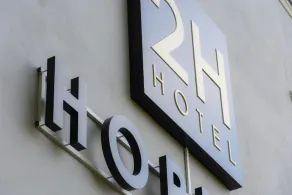 2H Horizon Hotel - Image 3