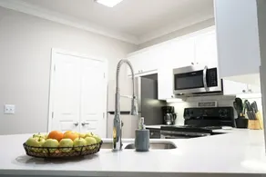 Luxury Modern Apartment In Atlanta wFree Parking - Image 4
