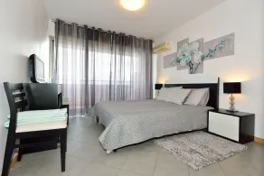 Fully Air Conditioned Luxury 9th Floor Apartment with Balcony & Ocean Views - Image 4