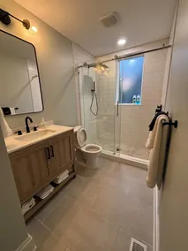 Your Hyde Park Retreat – Pet-Friendly, Walkable, Sleeps 6 - Image 3