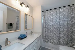 Relax in our spacious villa, just a quick ride away to Grapevine Malls & Airport - Image 5