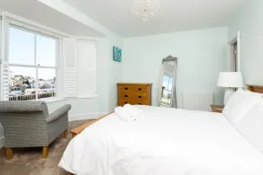 Splendida casa con vista sul fiume Looe. Parcheggio gratuito. Wifi gratis. - Image 5