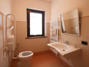 Bondgårdsvilla med pool - Image 2