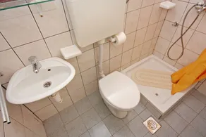 3-Zimmer-Ferienwohnung mit Terrasse Bibinje, Zadar (A-5768-a) - Image 3