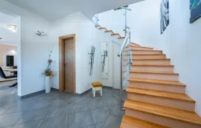 Gorgeous home in Susnjevica - Image 2
