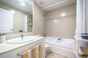 Front line Golf Course. 2 bedroom/bathroom apartment, private Jacuzzi area, - Image 4