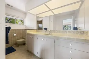 Haven: 5 King Bedrooms, Heated Pool and Hot Tub - Image 4