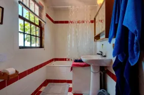 Kärleksfullt inredda villa, stor trädgård, 3 terrasser, fantastisk havsutsikt - Image 2