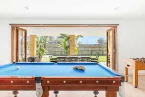 Everything Portsea, location, views, pool, entertaining, fun! (sleeps 14) - Image 2