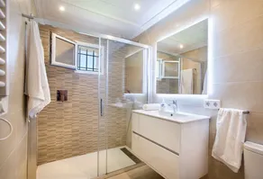 Owl Booking Villa Tofol - Ideal For Family and Friends - Image 3