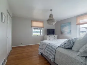 Lakefront Renovated 4BR w/ Dock, Kayaks, Walk to Bemus Point - Image 3