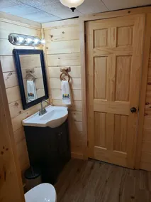 Adirondack hideaway with lake access - Image 2