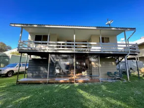 Funky beach shack off-the-grid @ Kooringal - Image 5