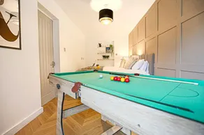 Grace House • City Centre • Driveway Parking • Pool Table • Sky TV • Fast Wifi • Yoko Property - Image 3
