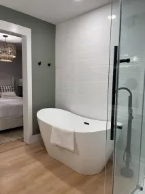 Guest cottage on farmette in mountains with hot tub  - Image 3