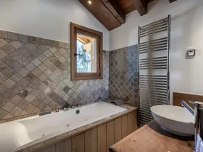 Chalet au centre de Courchevel Village pour 12 pers avec Sauna et Wifi - FR-1-562-50 - Image 3