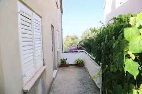 Holiday apartment with sea view - Image 5