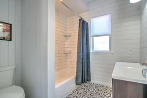 2UNITModernFarmhouse Sleeps13 - Image 5