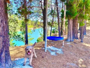 Lakehouse with private lake access and beach - Image 4