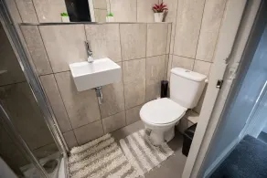 Royalty City Centre Home is just a15 minutes walk to Sunderland Royal Hospital.. - Image 2