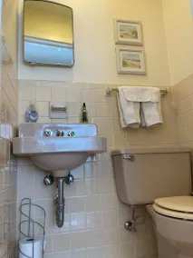 Short Beach Coastal Cottage - Image 3