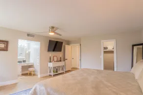 The VACATION STATION. Newley remodeled  2100 sqft. w POOL and  Ping Pong room. - Image 3
