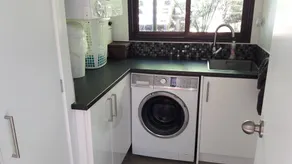 Water's Edge Holiday Home - Image 2