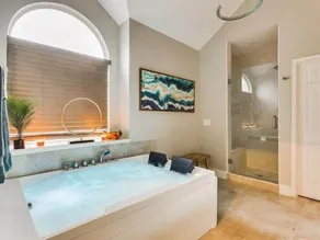 Captivating 6BR 3BA Holiday Home with Pool & Fire Pit - Image 4