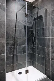 Appartement-Large-Salle de bain privée-Vue sur Rue - Image 2