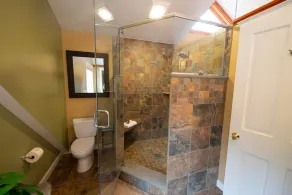 Luxury 6Br Solitude Village- Indoor Bball Court, Private Tub Home - Image 5