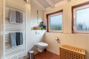 Apartamento 'Sonnenschein' com vista para a montanha, terraço partilhado e acesso Wi-Fi - Image 2