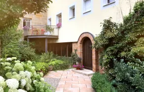 Living in a fantastic location in the historic center of Thurnau - Image 5