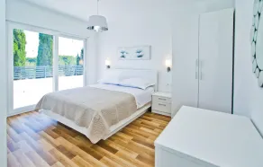 Beautiful Home In Bogomolje - Image 5