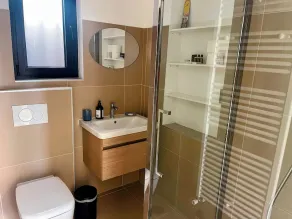 Villa Pour Vacances en Famille Avec spa de Nage sur la Côte Dazur - Image 4