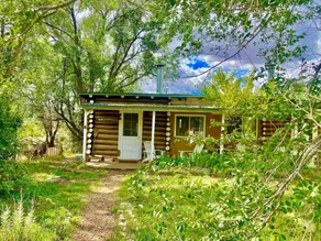DH Lawrence Farm Cabin: Hot tub, Sauna Farm Animal - Image 2