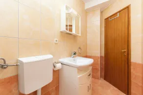 Apartments Orange - Image 2