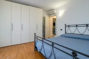 Comfortable and spacious 70 m2 apartment with swimming pool that can accommodate up to 4 people located on the ground floor of a residence. The property is located in Solaro di Lerici about 9 minutes by car from the Baia Blu beach and about 6 from the ce - Image 5
