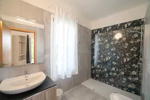 Deluxe Suite 3 with Shared Pool and Private Balcony - Image 2
