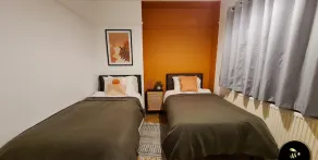 Bee Stays - Byron House - Image 3