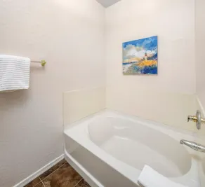Luxury 3 Bedroom Office Den Condo Fountain Hills - Image 4