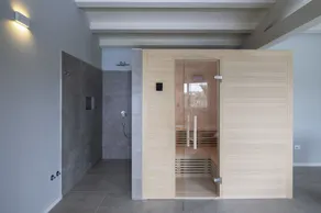 Casa vacacional con sauna, jardín y piscina privada - Image 4