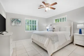 Boutique Home with Pool  - Image 5