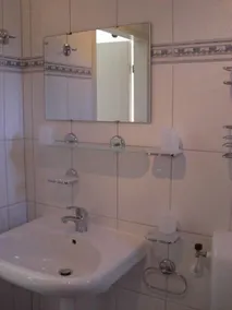 Comfortable free standing house with 640 sqm garden near the beach - Image 5