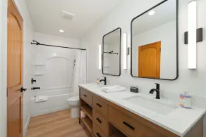 The Brite House – Newly Remodeled 6 Bed / 6 Bath Retreat - Image 2